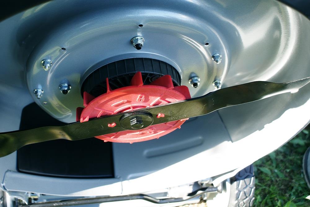 Cramer Akku-Rasenmäher 82LM46 – inkl. 1 Akku 82V220G + Ladegerät 82C1G + Mulchkit – 2500086UI – Detailansicht