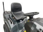 Black Edition 175/92 H Rasentraktor by MTD inkl. Schneeschild 120 Plus – Detailansicht