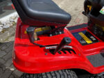 MTD Smart RF 130 H Rasentraktor inkl. Mulchkit und Seitendeflektor – Detailansicht
