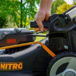 WORX WG749E Akku-Rasenmäher mit 2 x 4,0 Ah Akkus und Doppelladegerät – Detailansicht