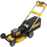 Akku-Rasenmäher mit Eigenantrieb – 18 V – DEWALT – 2 Batterien – 8 Ah – Detailansicht