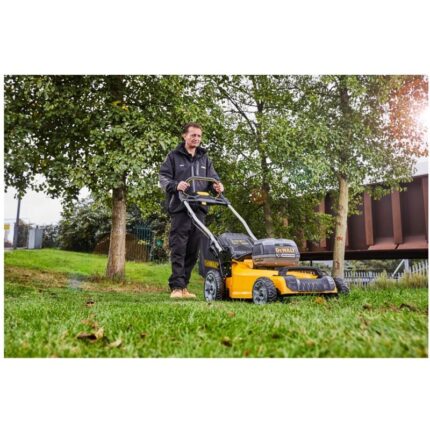 AKKU-RASENMÄHER 48CM 218V 0AH - DW DCMW564N – Detailansicht